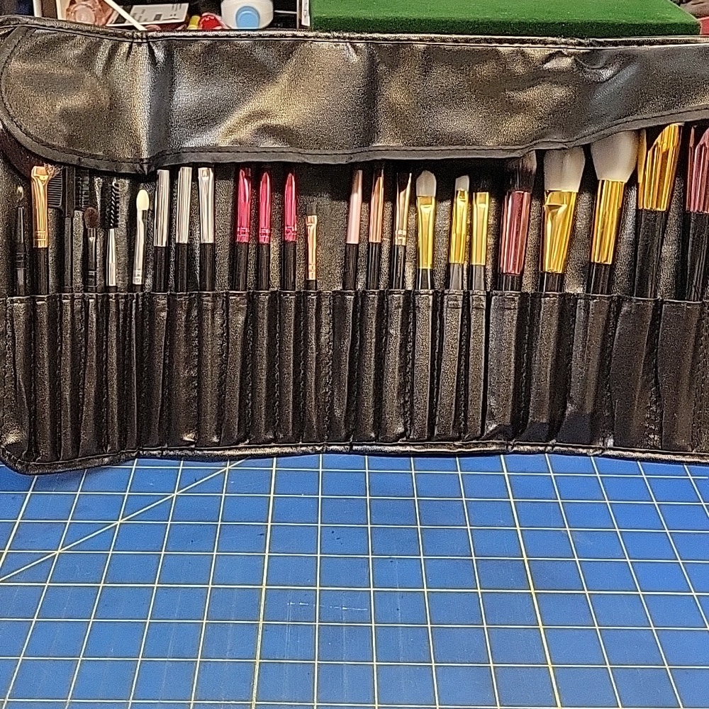 Black Makeup Brush Set of 24 Pleather Case New